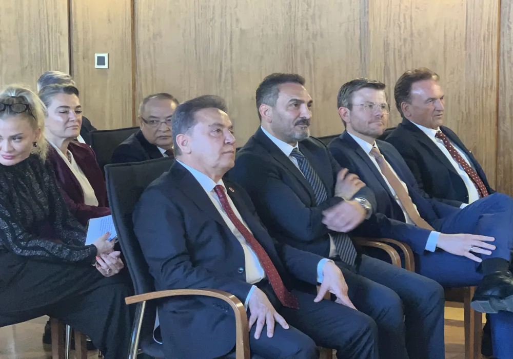 “Kybele” ödülü Marcus König ve Muhittin Böcek’e verildi