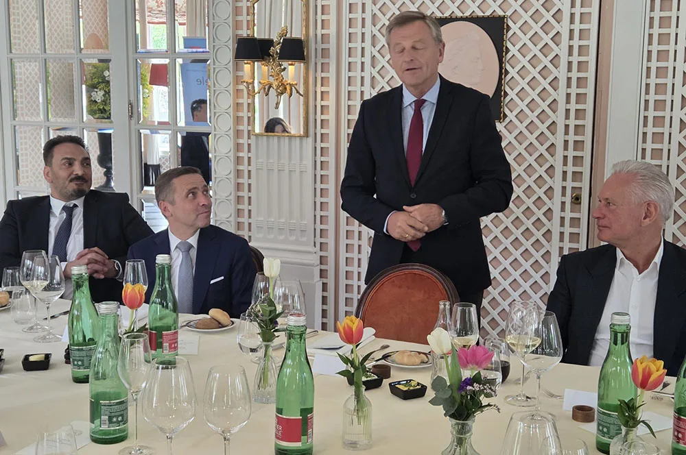 Türkiye dostu Alman turizmciye onur ödülü