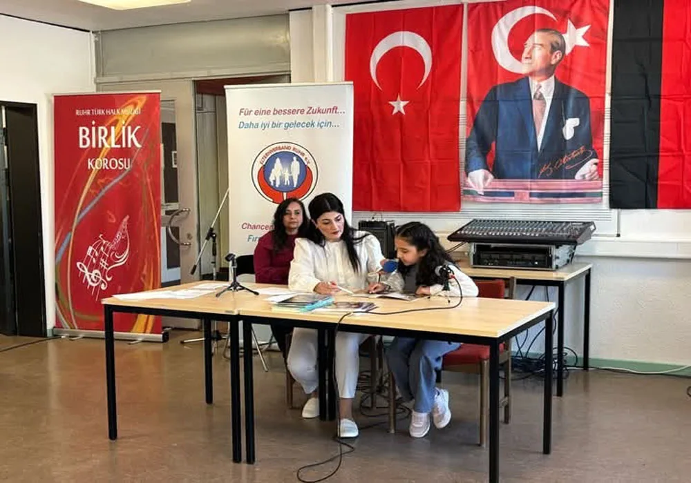 Essen `de İki Dilli Festivali Yapıldı