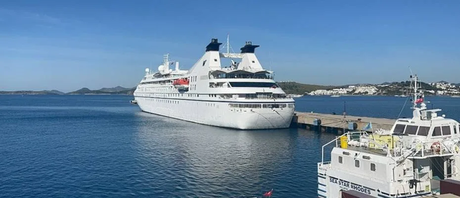 Bodrum’a ‘Star Legend’ kruvaziyeriyle 266 yolcu geldi