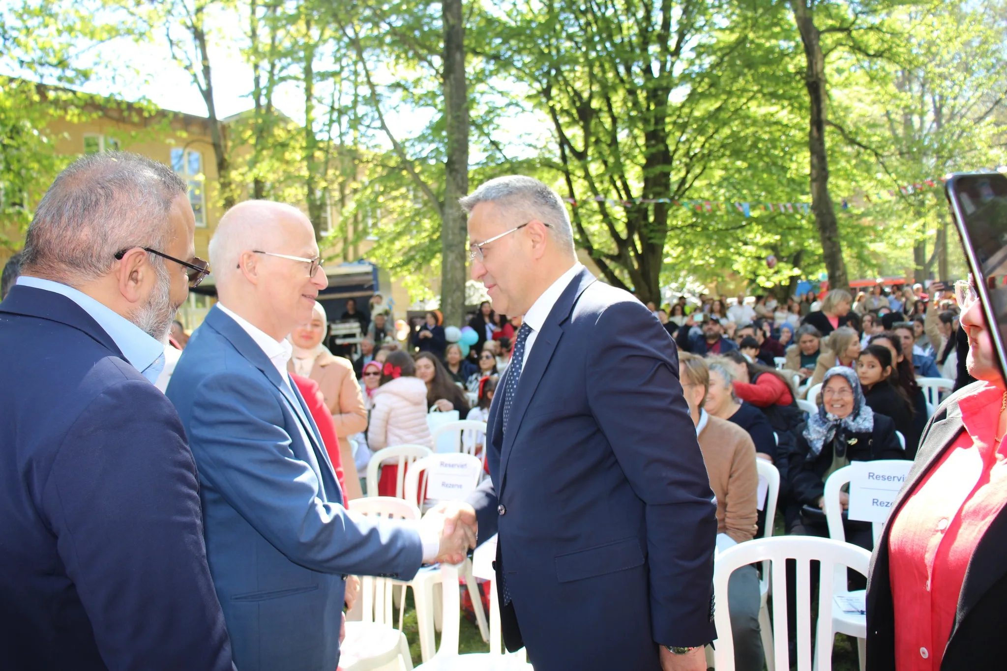 HAMBURG'DA 23 NİSAN COŞKUSU GÖKYÜZÜNE TAŞTI!