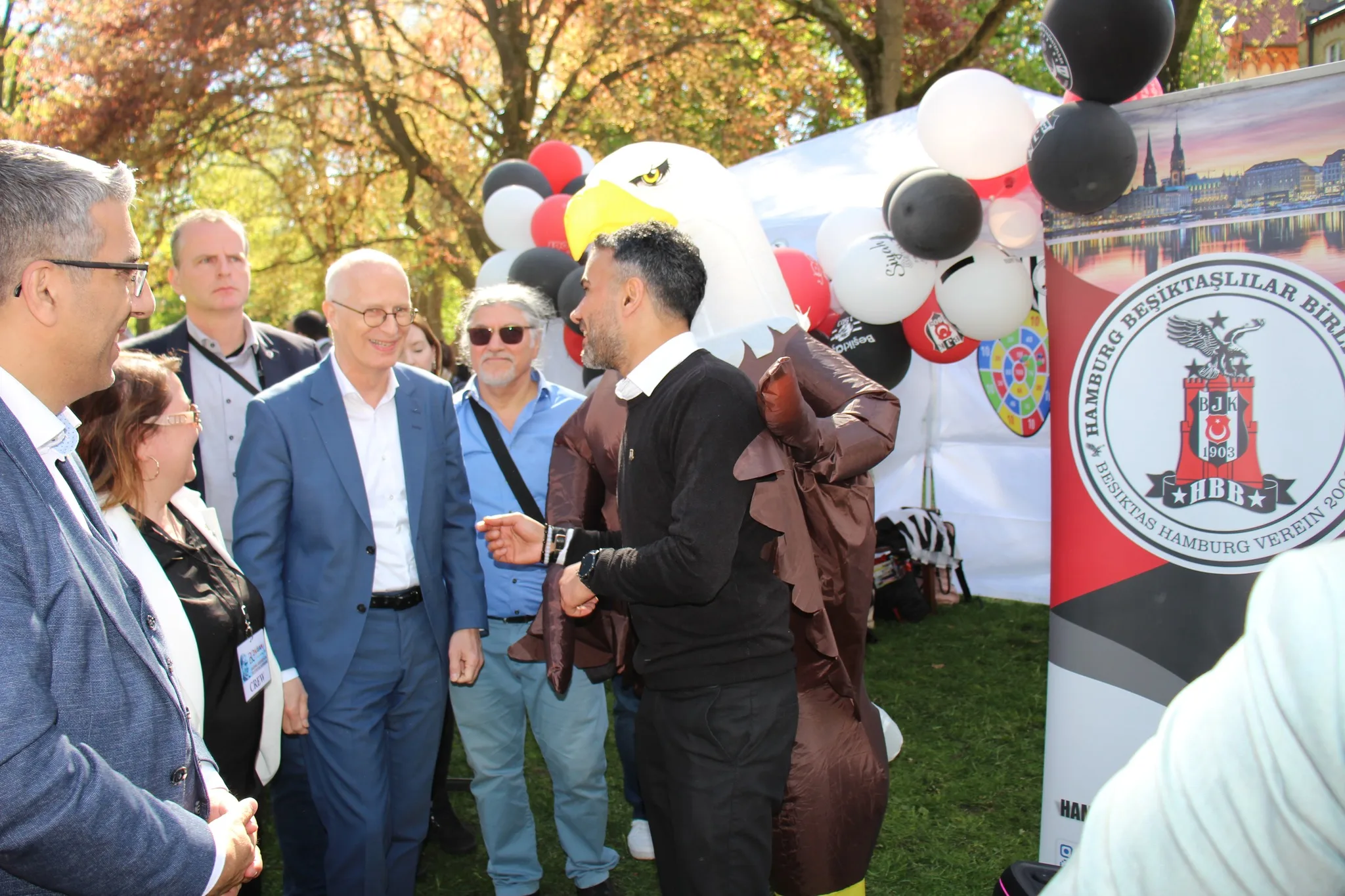 Hamburg'da 23 Nisan Ulusal Egemenlik ve Çocuk Bayramı Coşkuyla Kutlandı