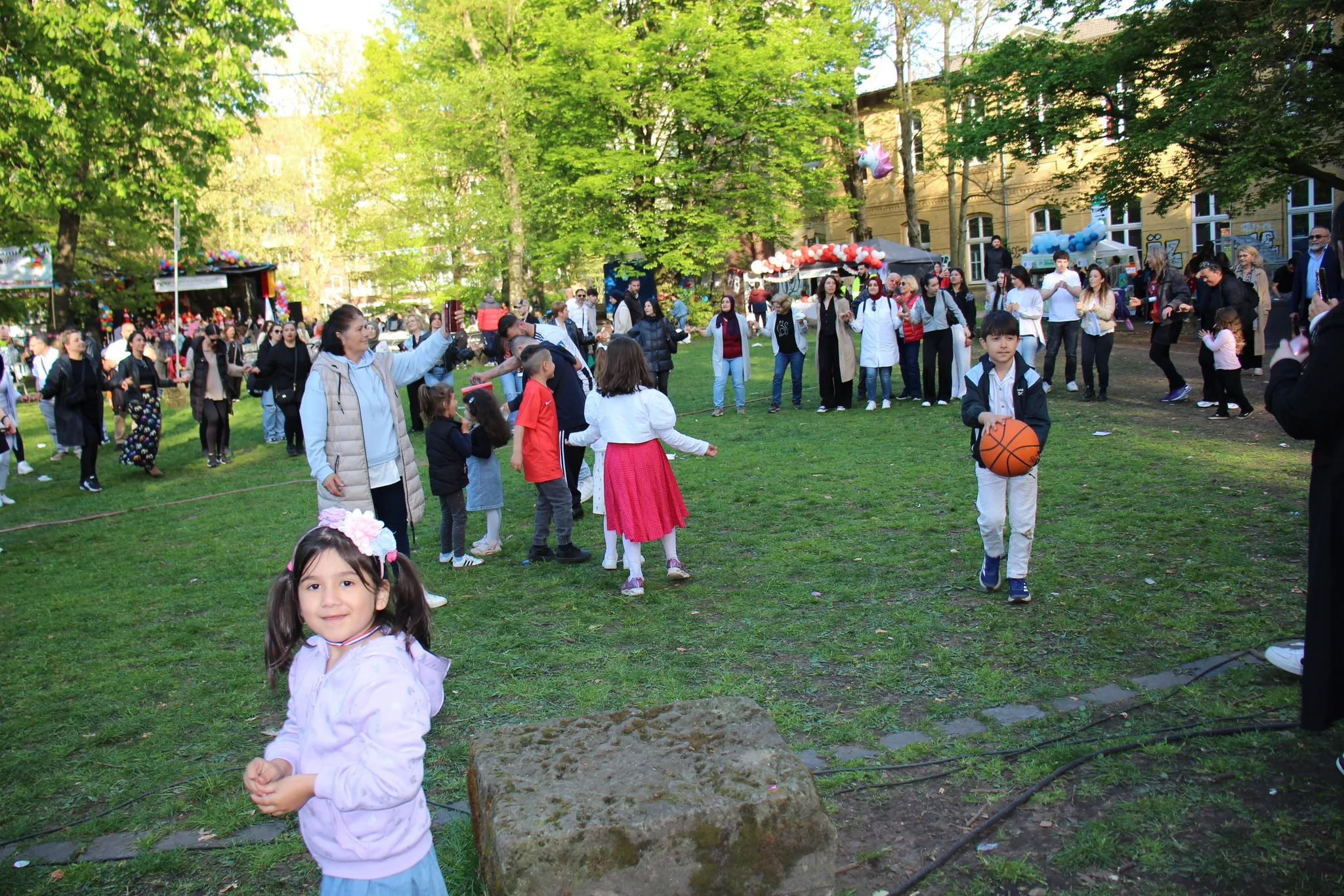 Hamburg'da 23 Nisan Ulusal Egemenlik ve Çocuk Bayramı Coşkuyla Kutlandı