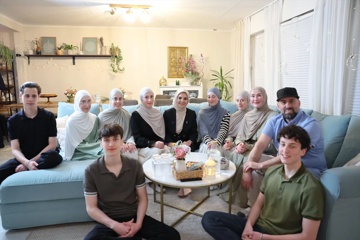Bakanı Göktaş, "Berlinli Altızlar"ın evine konuk oldu