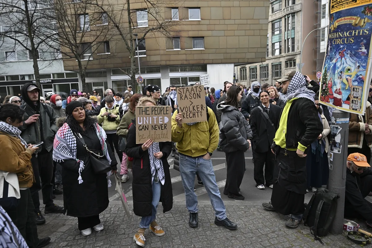 Berlin’de ‘sınır dışı’ protestosu