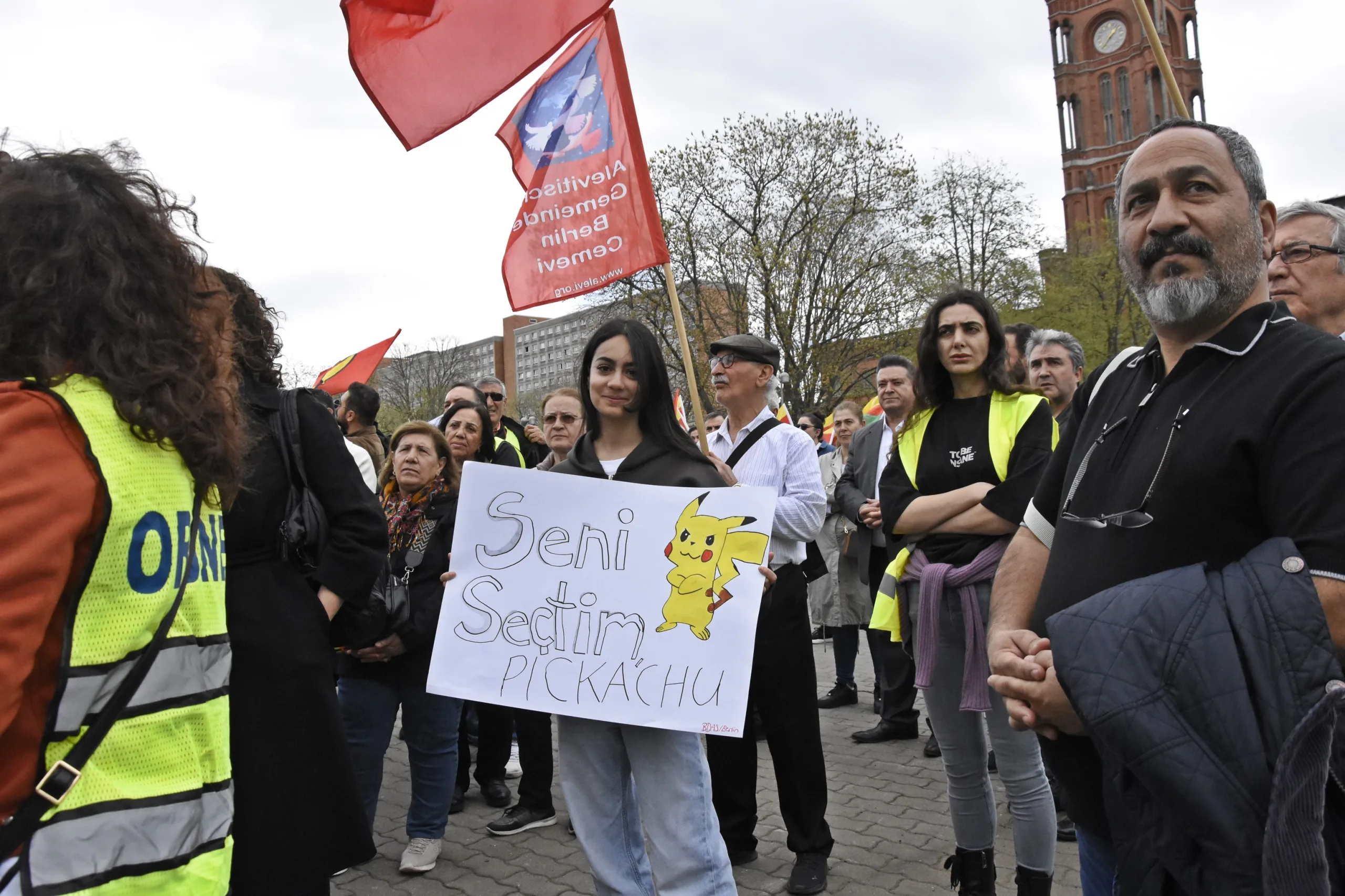 Berlin’de Binlerce Kişi 19 Mart Darbesine Karşı Yürüdü