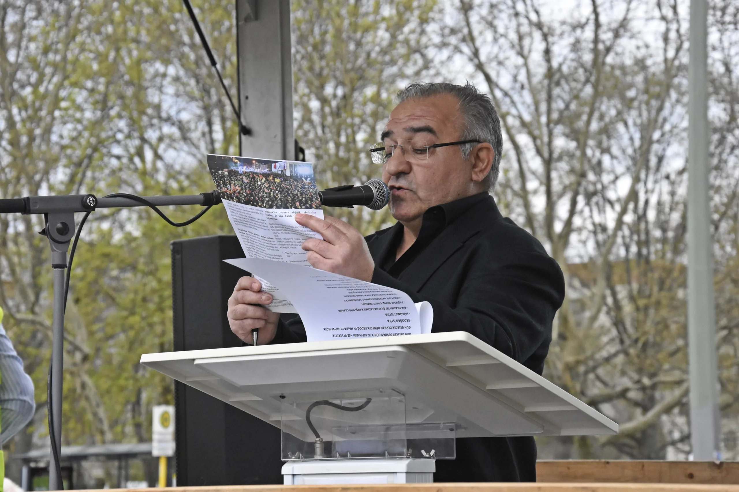Berlin’de Binlerce Kişi 19 Mart Darbesine Karşı Yürüdü