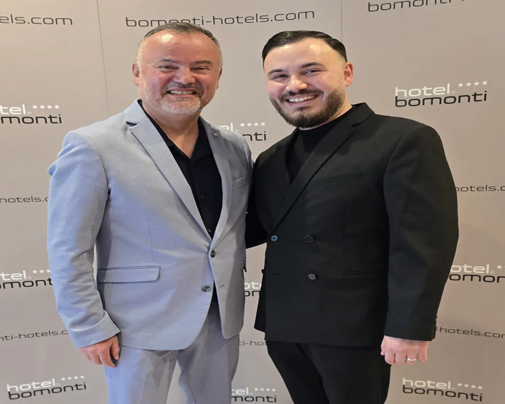 90 Davetli ile 10’uncu yılını kutladılar