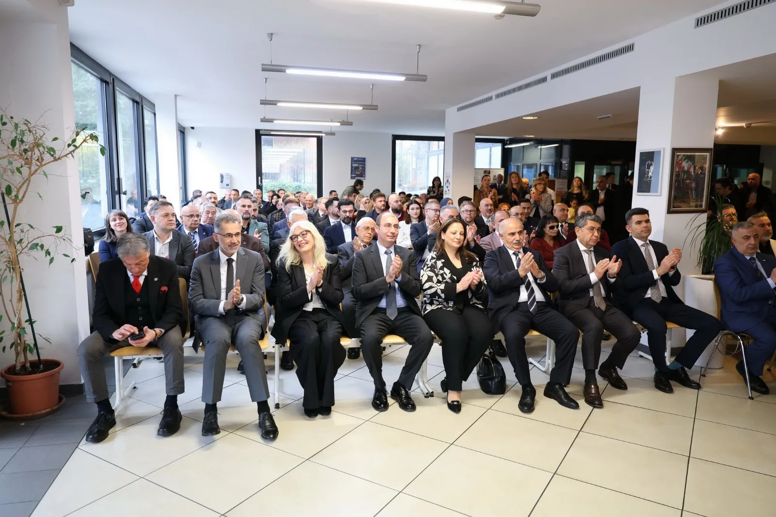 Berlin Başkonsolosluğu'nda Ramazan Bayramı Coşkuyla Kutlandı