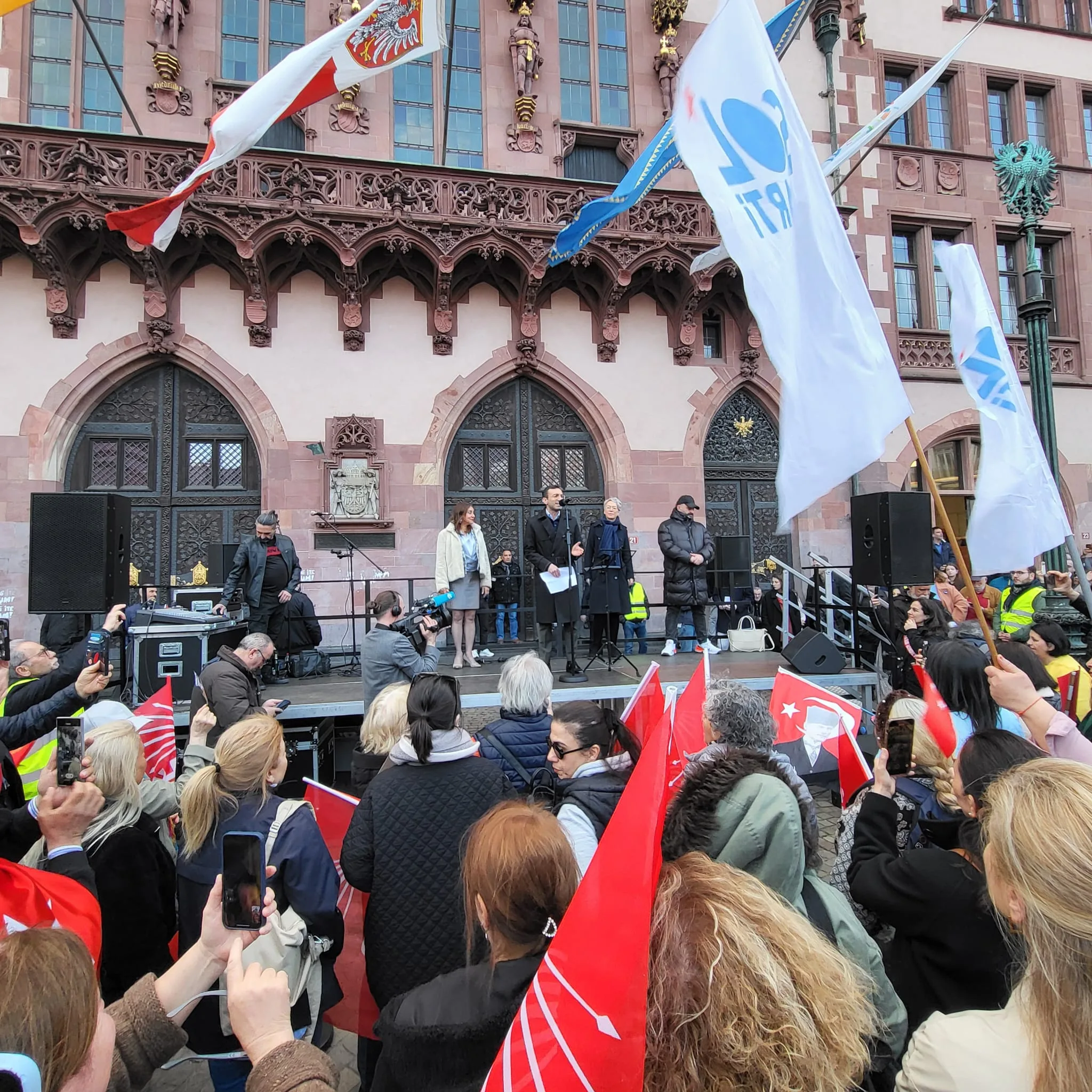 Frankfurt’ta üçüncü dayanışma mitingi
