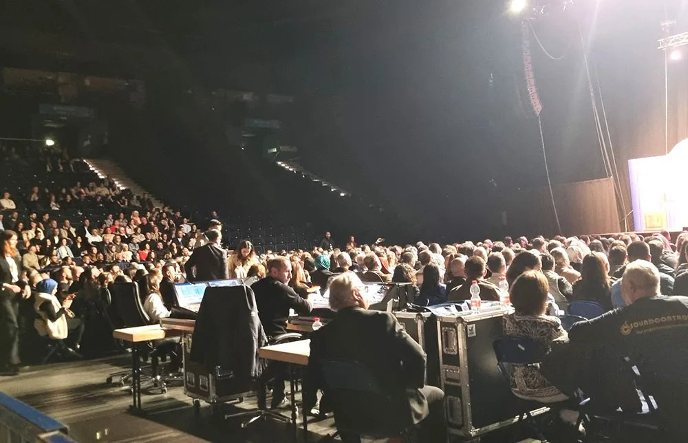HAMBURG'DA GÜLDÜR GÜLDÜR SHOW RÜZGARI ESTİ