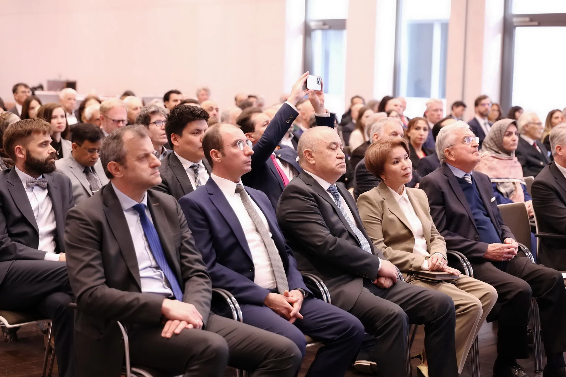 Berlin’de Haydar Aliyev’in 102. Doğum Günü Coşkuyla Kutlandı