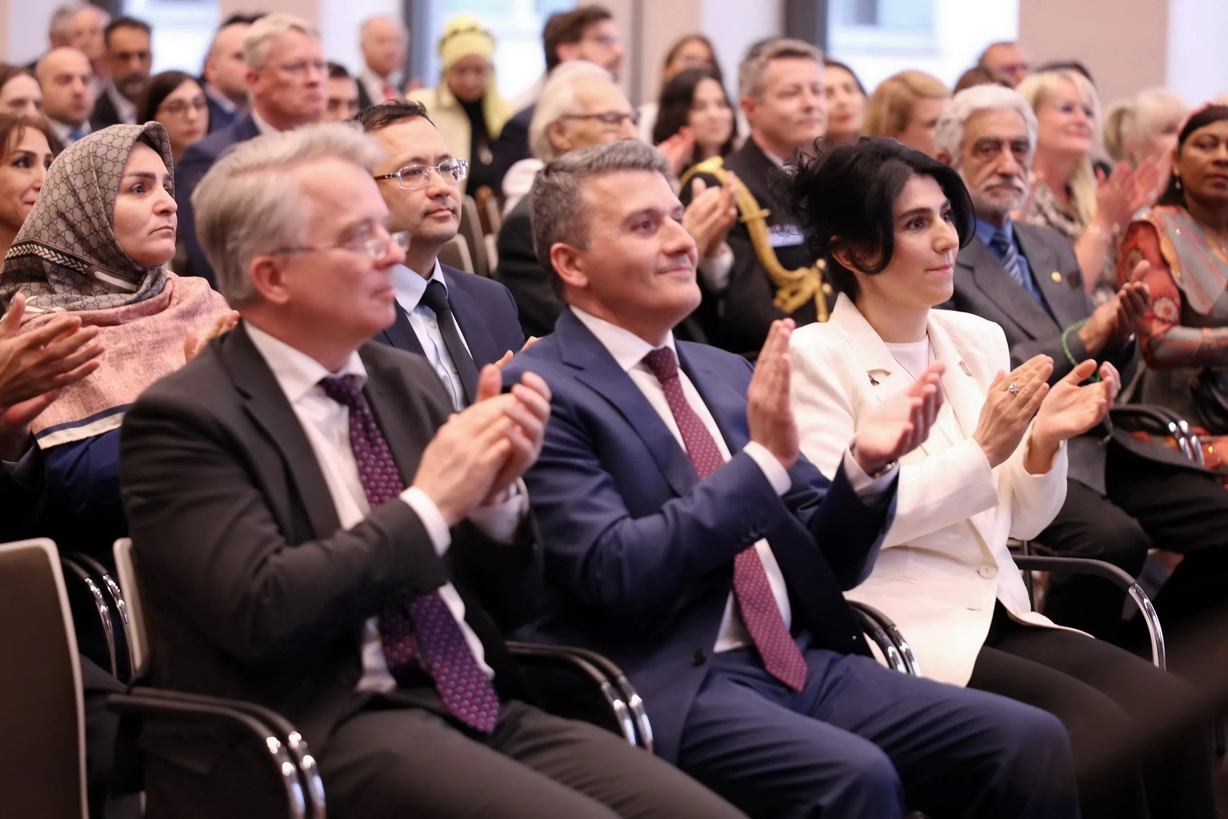 Berlin’de Haydar Aliyev’in 102. Doğum Günü Coşkuyla Kutlandı