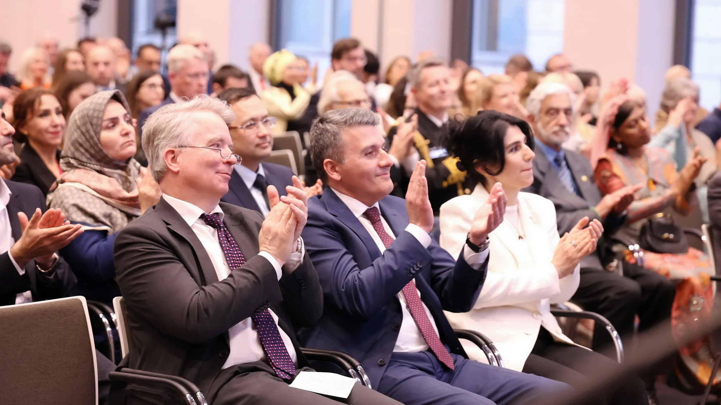 Berlin’de Haydar Aliyev’in 102. Doğum Günü Coşkuyla Kutlandı