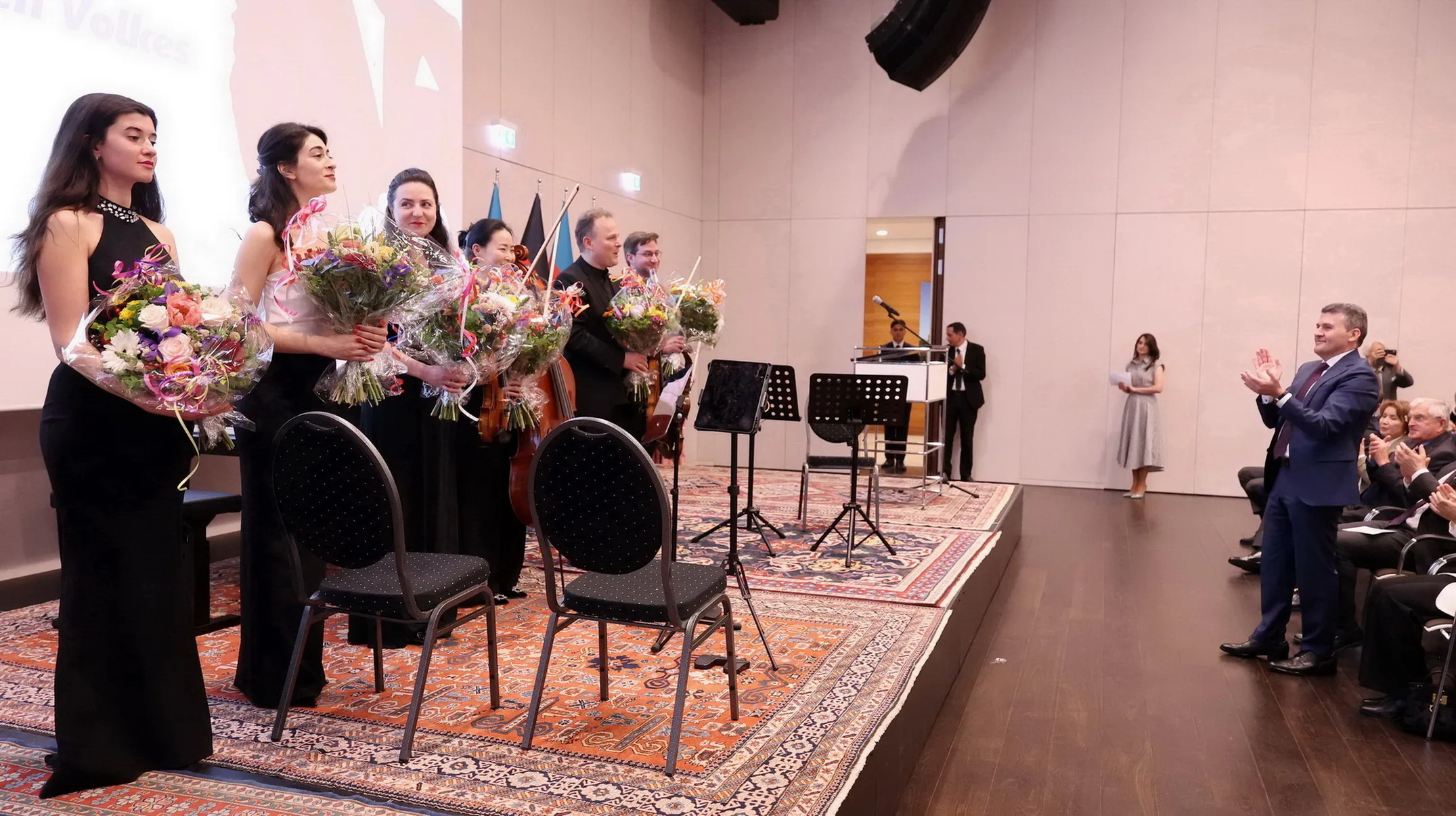 Berlin’de Haydar Aliyev’in 102. Doğum Günü Coşkuyla Kutlandı