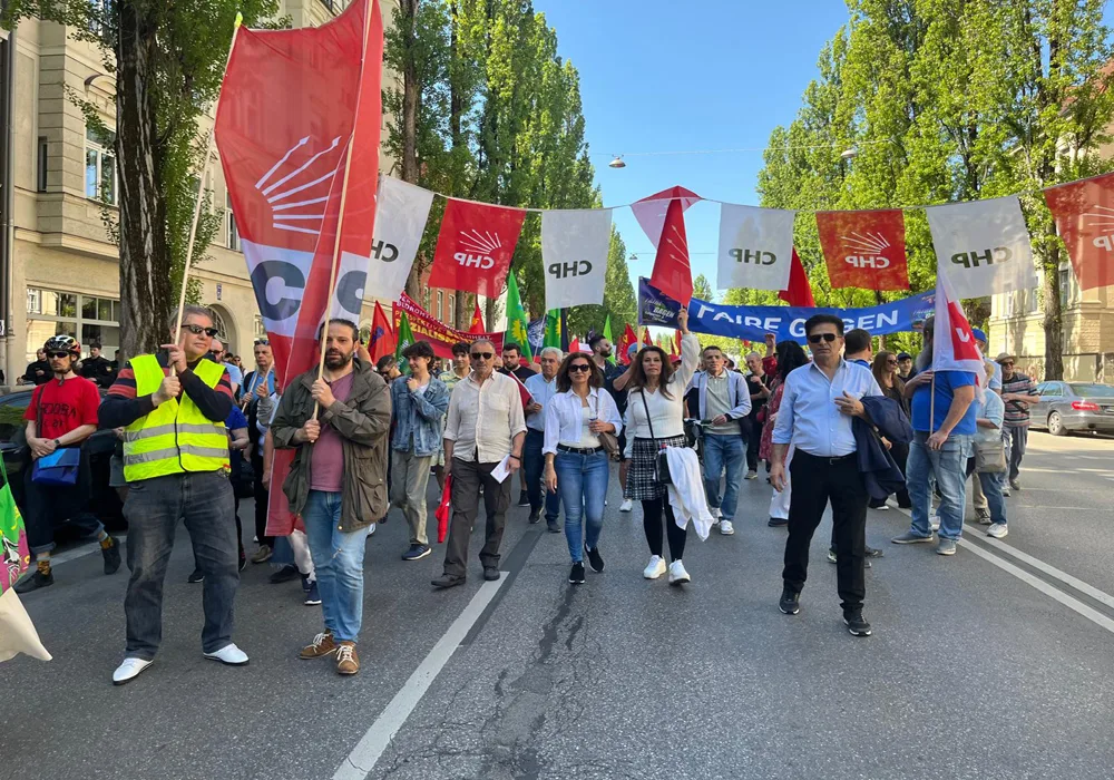 Almanya'da 1 Mayıs emek ve dayanışma günü coşkuyla ve taleplerle kutlandı