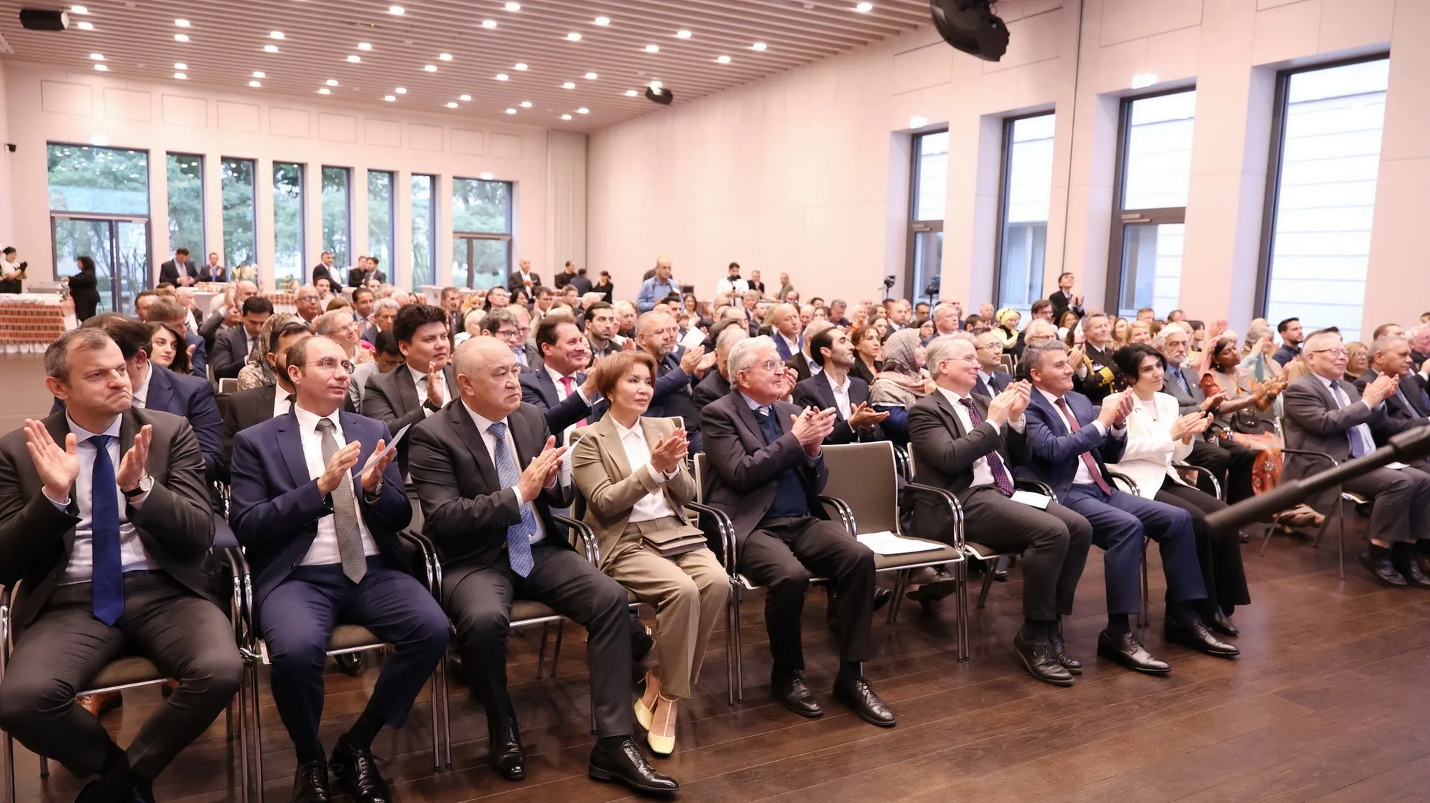 Berlin’de Haydar Aliyev’in 102. Doğum Günü Anısına Anlamlı Kutlama