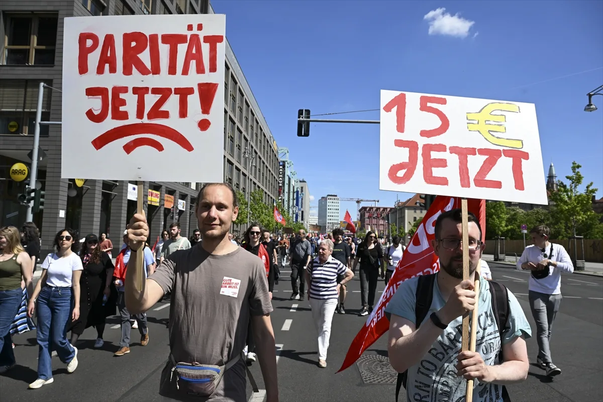 Almanya'da 1 Mayıs Emek ve Dayanışma Günü kutlandı