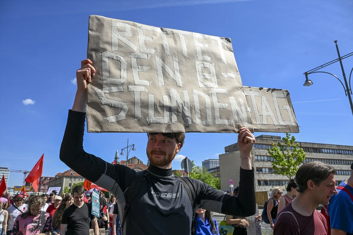 Almanya'da 1 Mayıs Emek ve Dayanışma Günü kutlandı