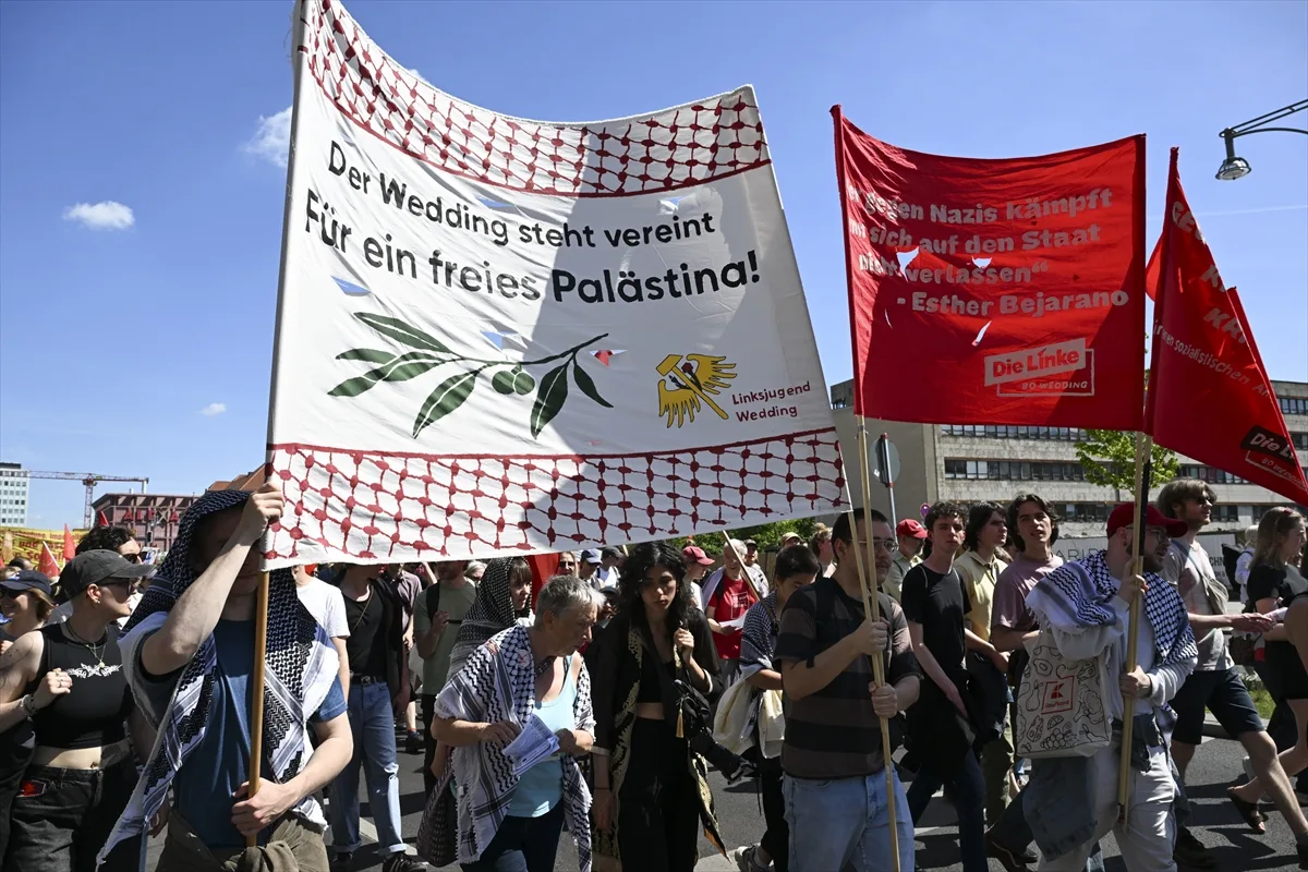 Almanya'da 1 Mayıs Emek ve Dayanışma Günü kutlandı