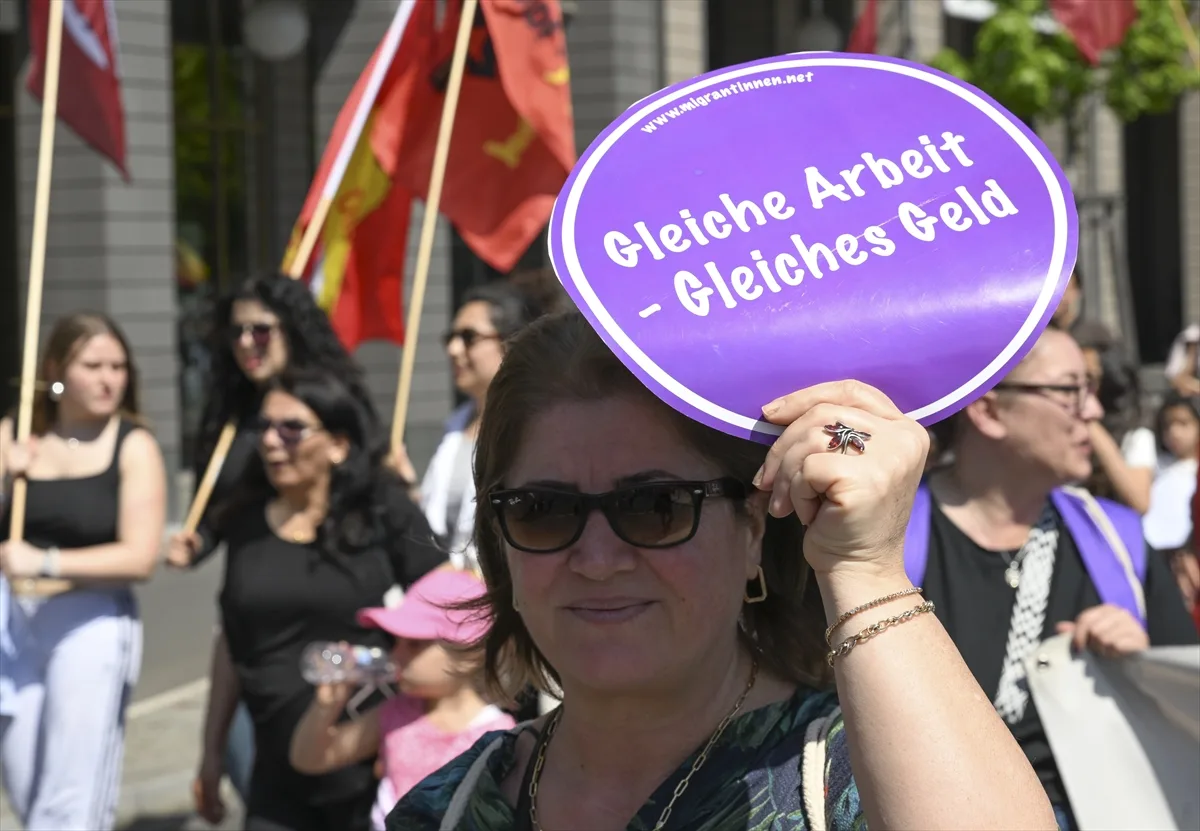 Almanya'da 1 Mayıs Emek ve Dayanışma Günü kutlandı