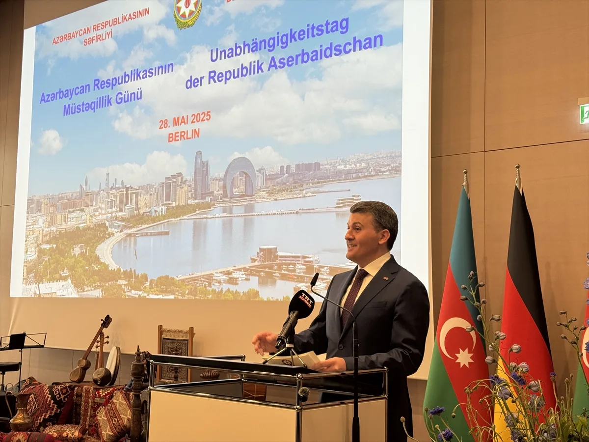 Azerbaycan’ın Bağımsızlık Günü coşkuyla kutlandı