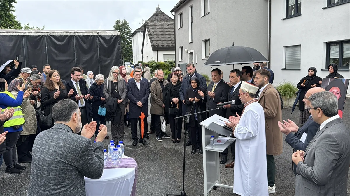 Almanya'daki Solingen ırkçı saldırısının üzerinden 32 yıl geçti