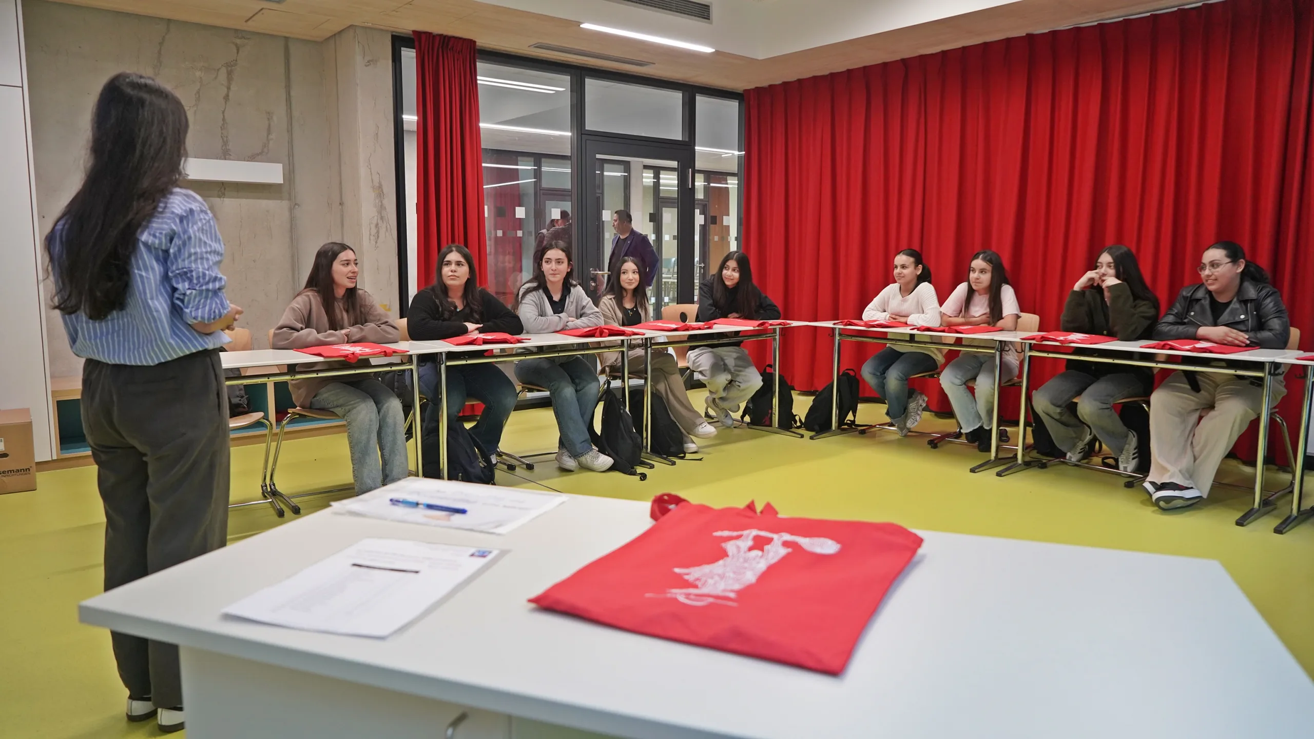 ARU Dersleri 18. Okulda Gülbenkle Başladı