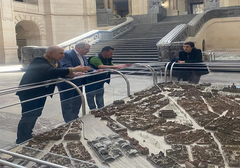 İmamoğlu’na Uluslararası Dayanışma: Hannover’de Alkışlarla Anıldı