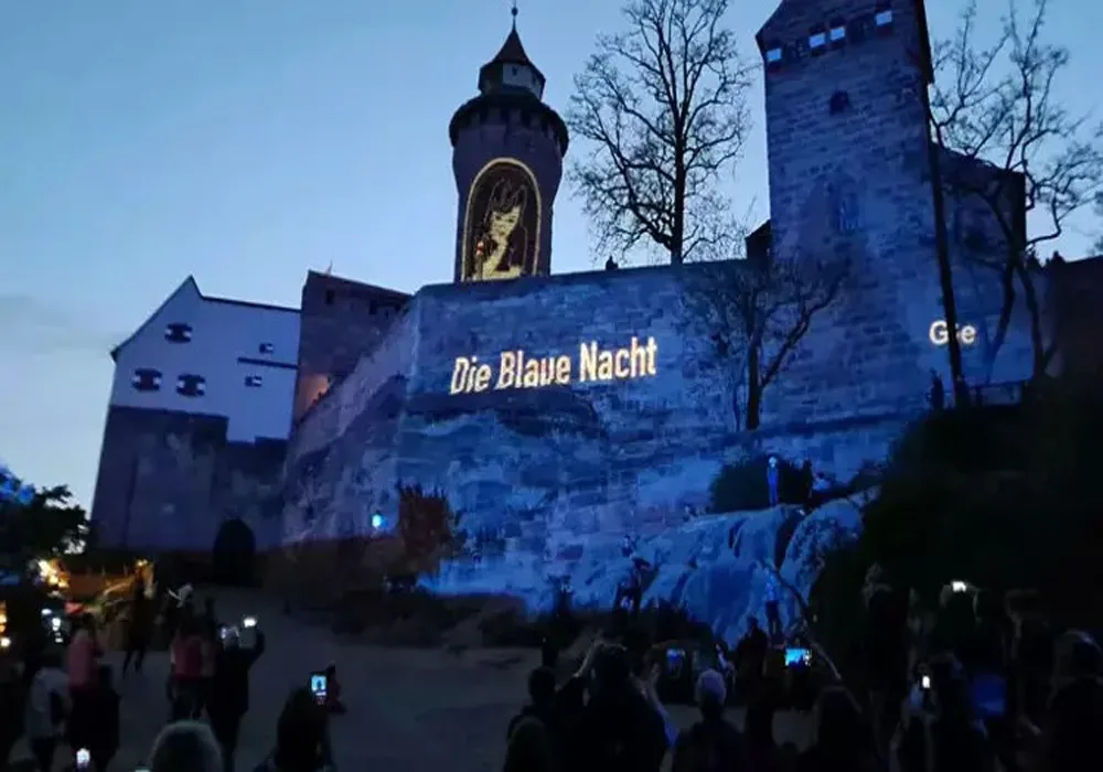 Nürnberg maviye boyanacak