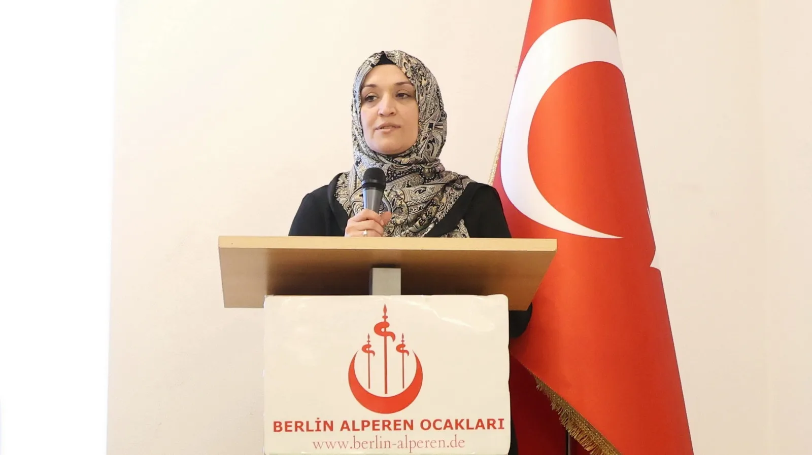 Berlin'de Evlilik ve Aile Hayatına Dair Farkındalık Semineri Düzenlendi