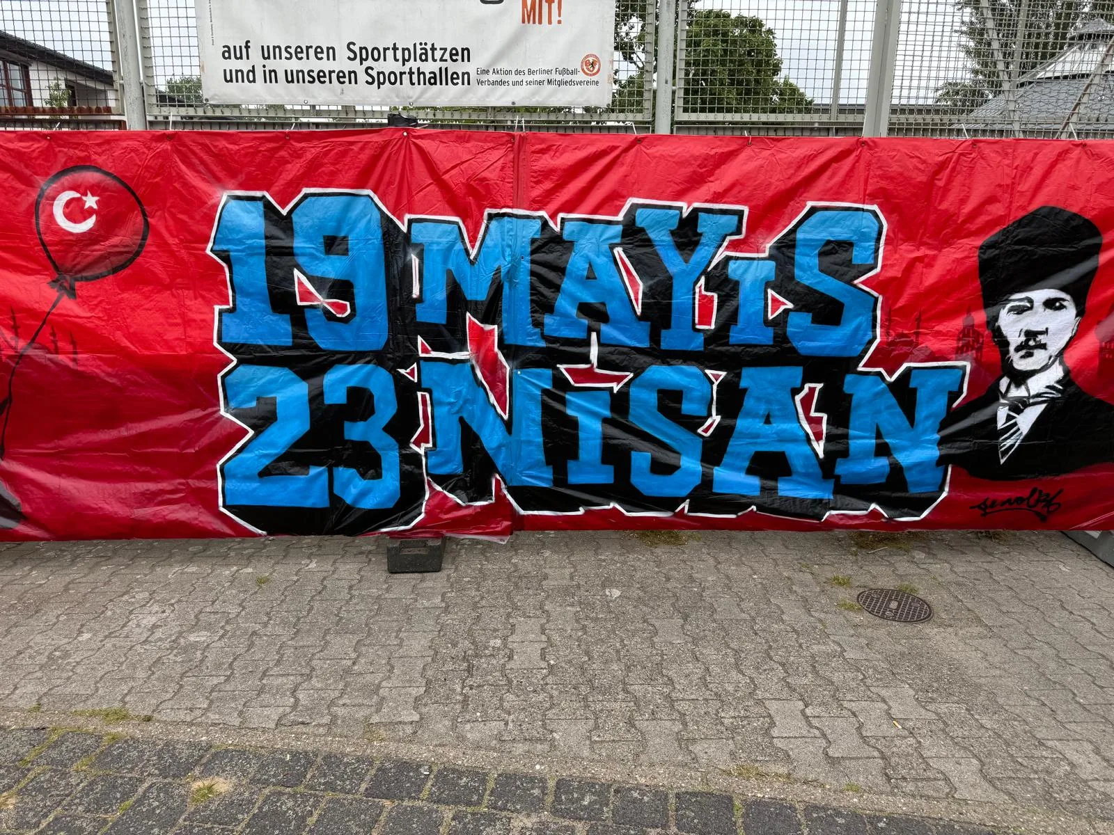 Berlin’de Coşkulu 23 Nisan ve 19 Mayıs Kutlaması