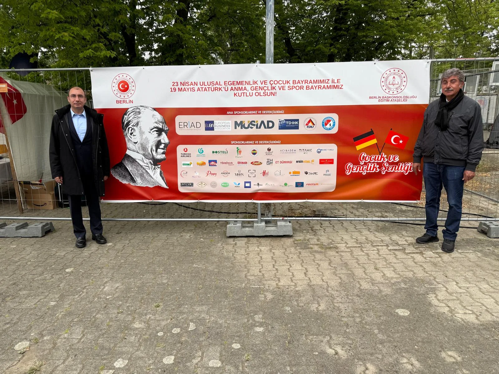 Berlin’de Coşkulu 23 Nisan ve 19 Mayıs Kutlaması