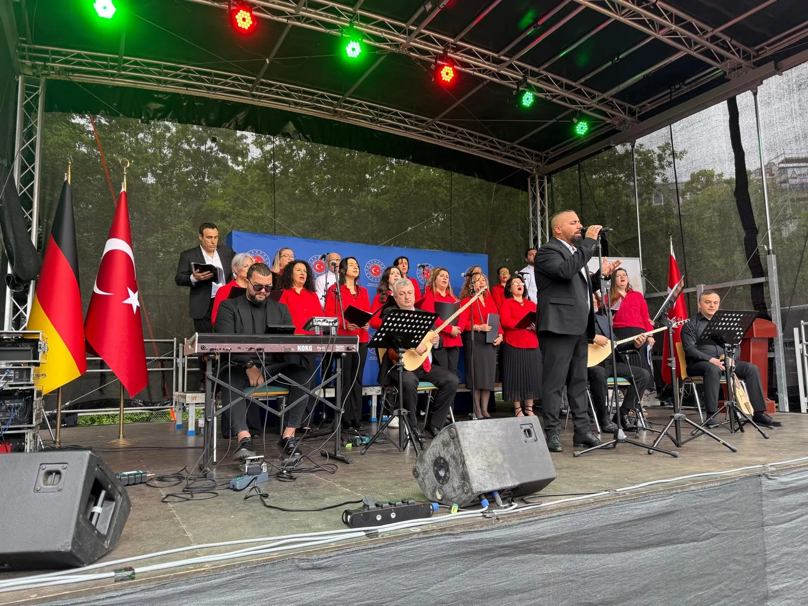 Berlin’de Coşkulu 23 Nisan ve 19 Mayıs Kutlaması