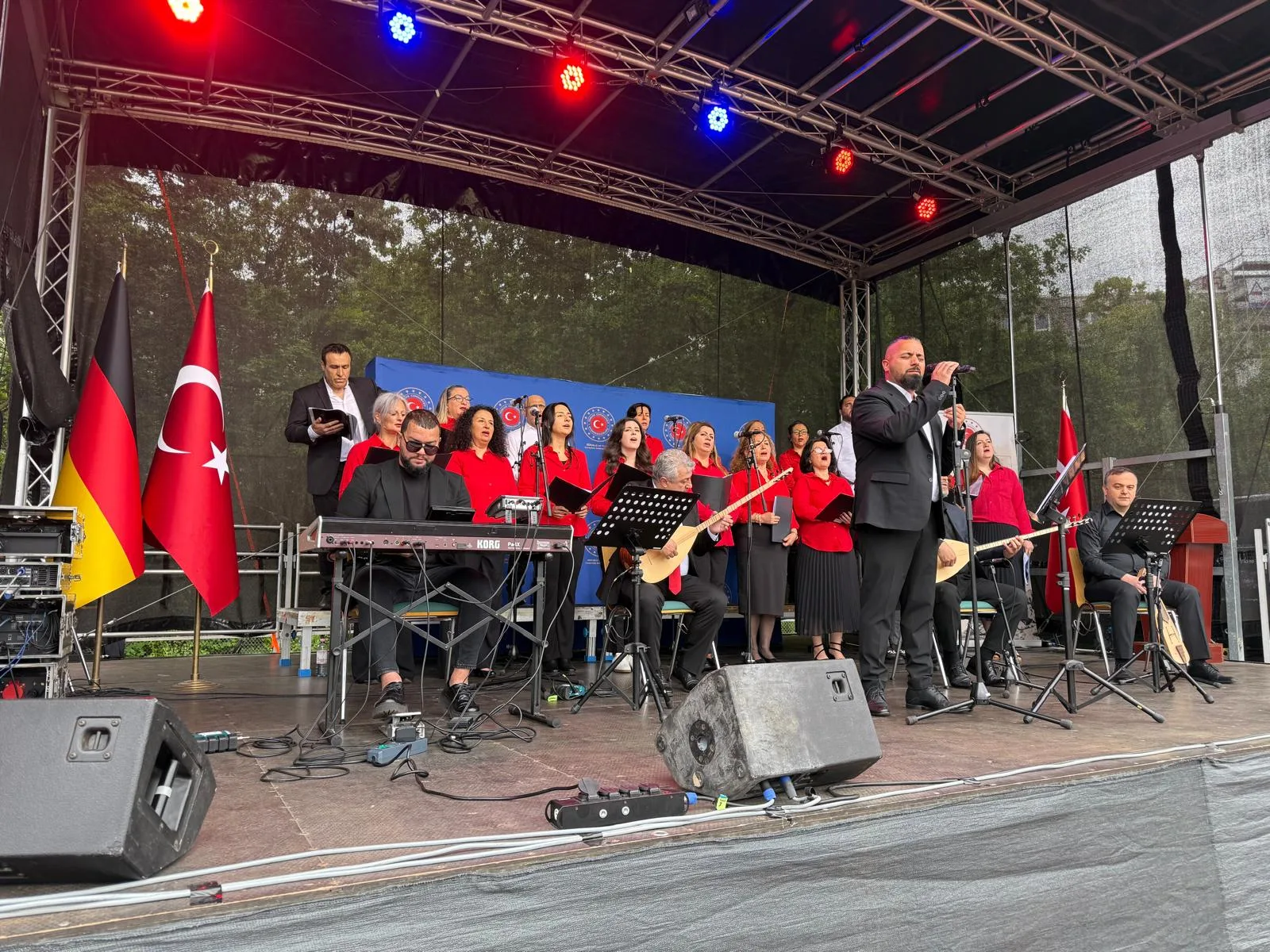 Berlin’de Coşkulu 23 Nisan ve 19 Mayıs Kutlaması