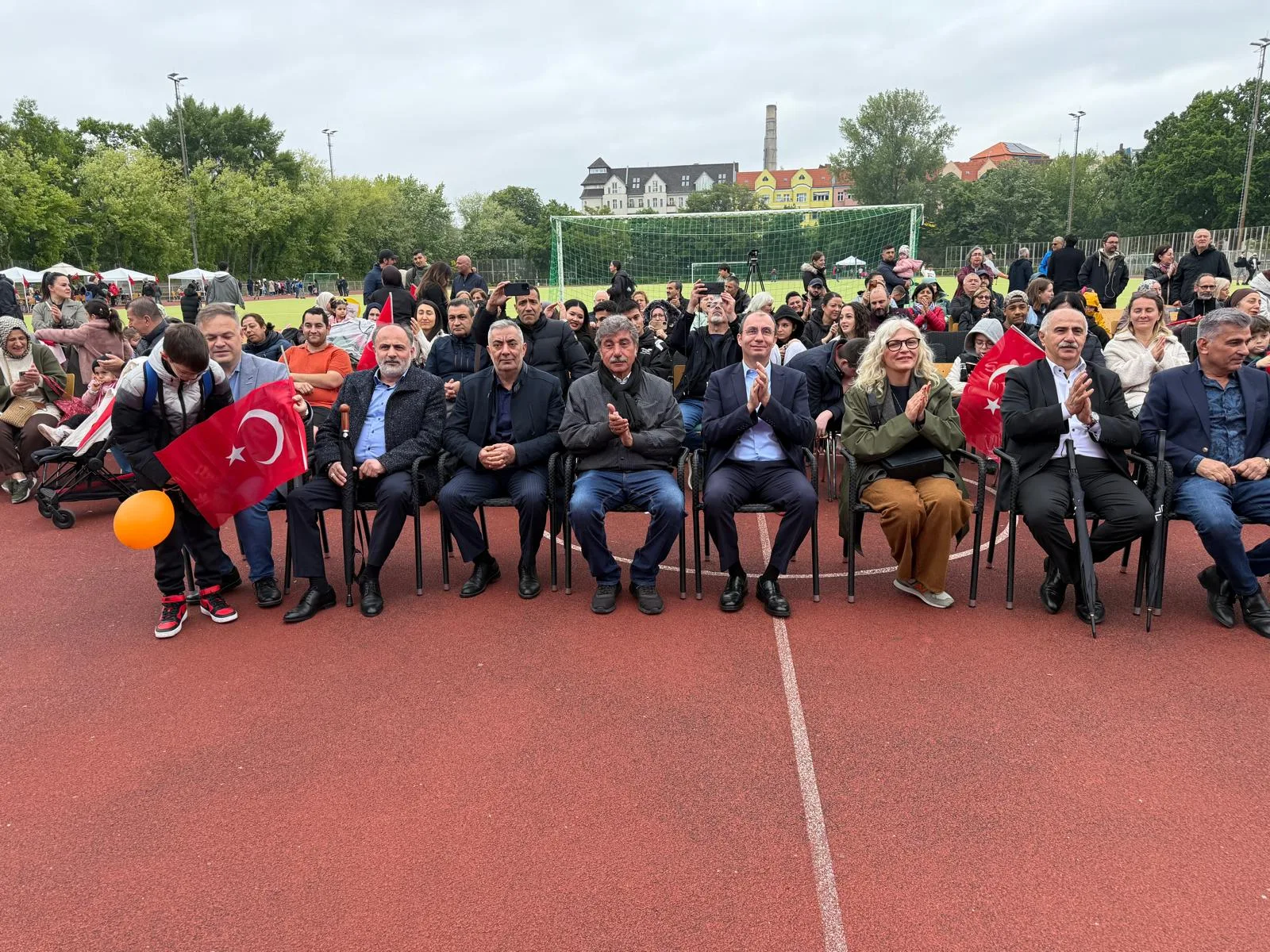 Berlin’de Coşkulu 23 Nisan ve 19 Mayıs Kutlaması