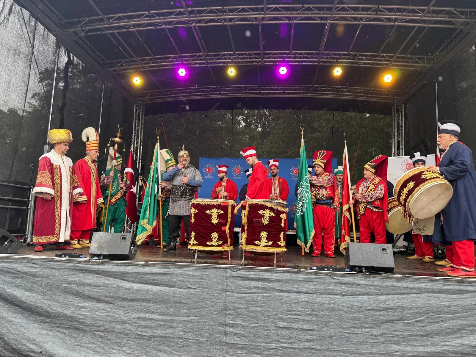 Berlin’de Coşkulu 23 Nisan ve 19 Mayıs Kutlaması