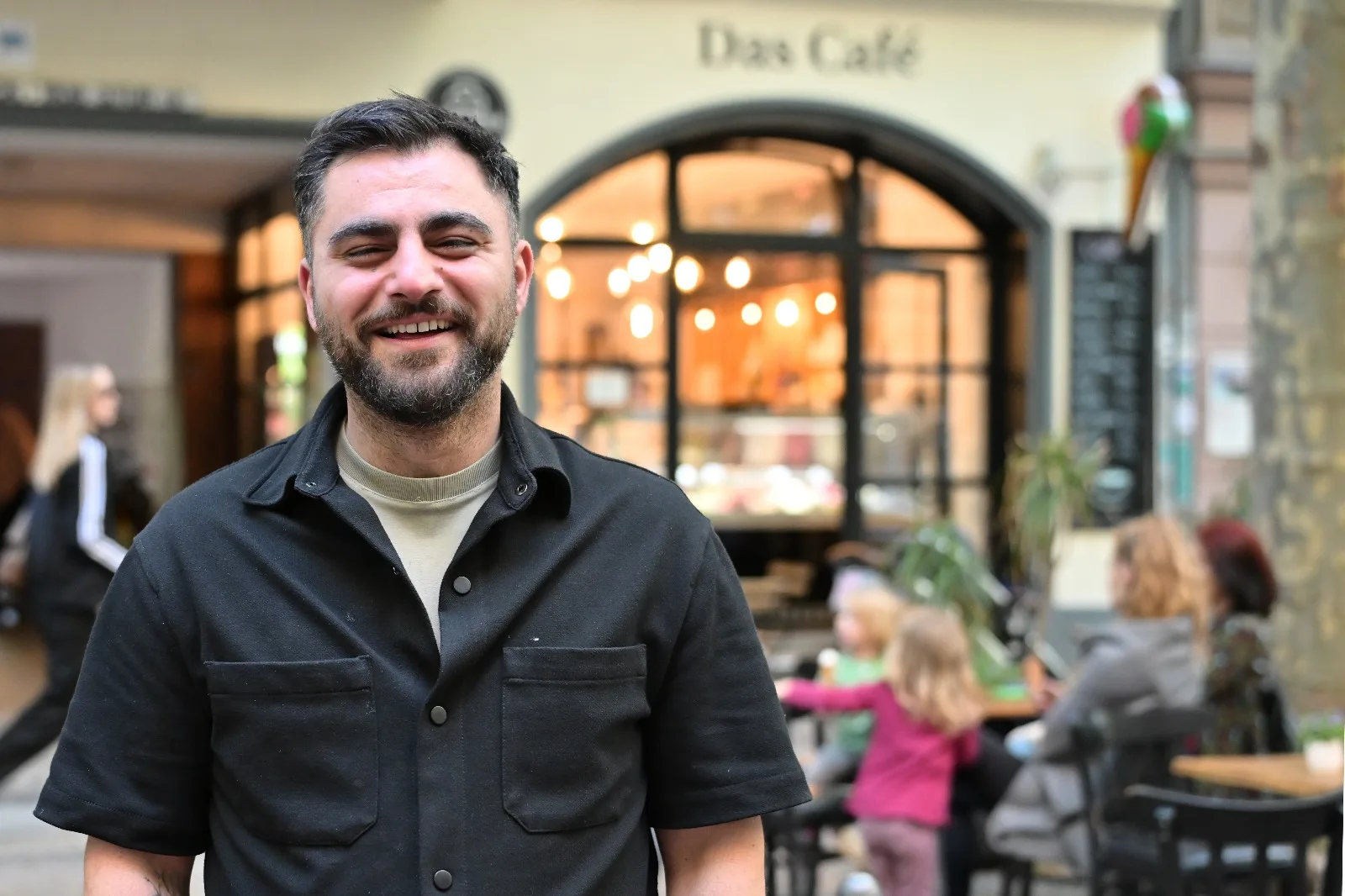 Berlin’de Klausen Meydanı Sakinlerine Özel Fotoğraf Sergisi