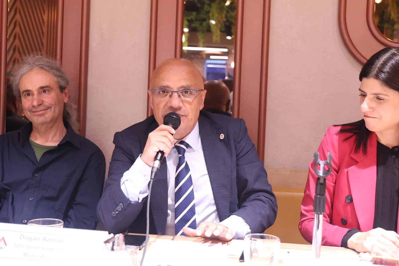 Berlin’de TDU Buluşmasında Göç ve Ulaşım Politikaları Masaya Yatırıldı