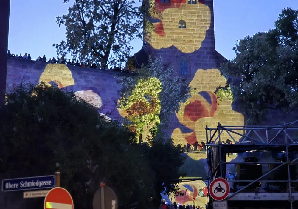 Nürnberg maviye büründü