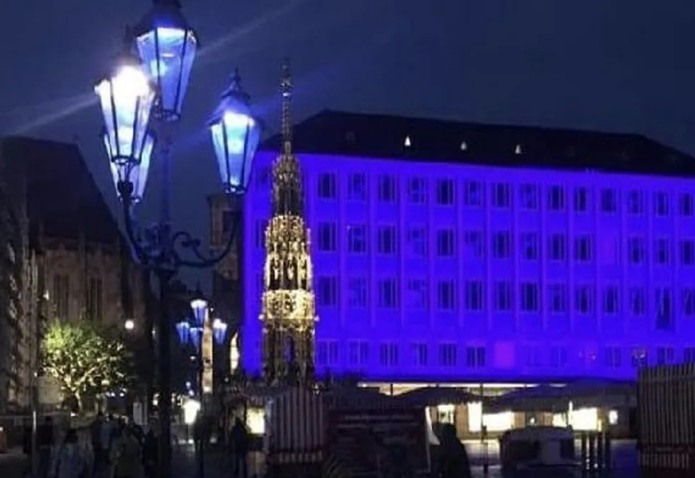 Nürnberg maviye boyanacak