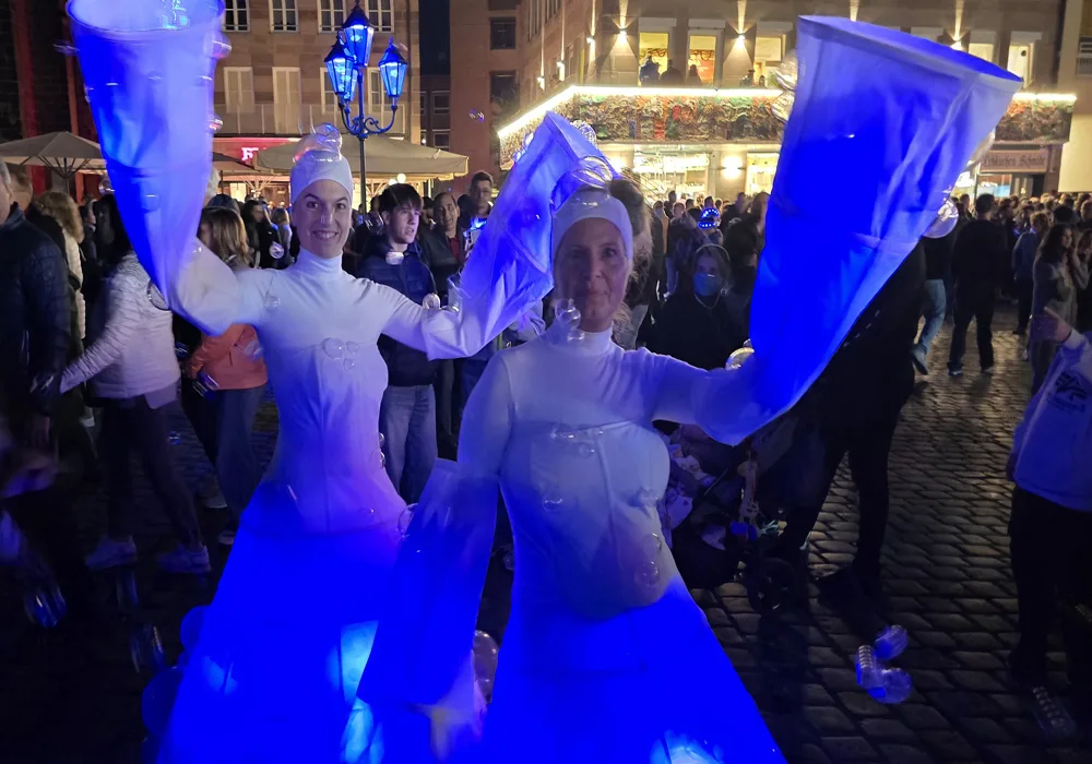 Nürnberg maviye büründü