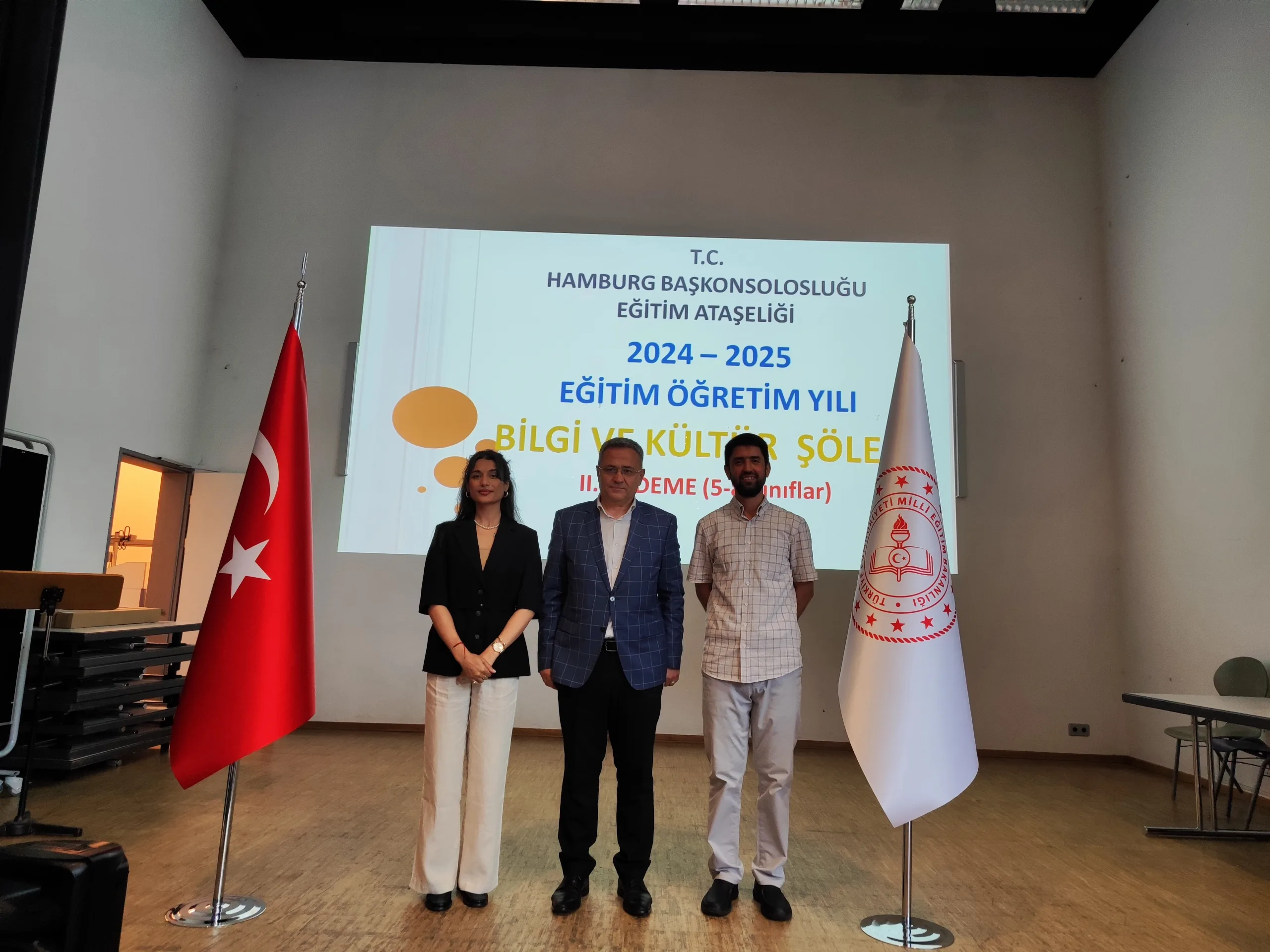 Hamburg’da 2. Bilgi ve Kültür Şöleni Coşkuyla Gerçekleşti