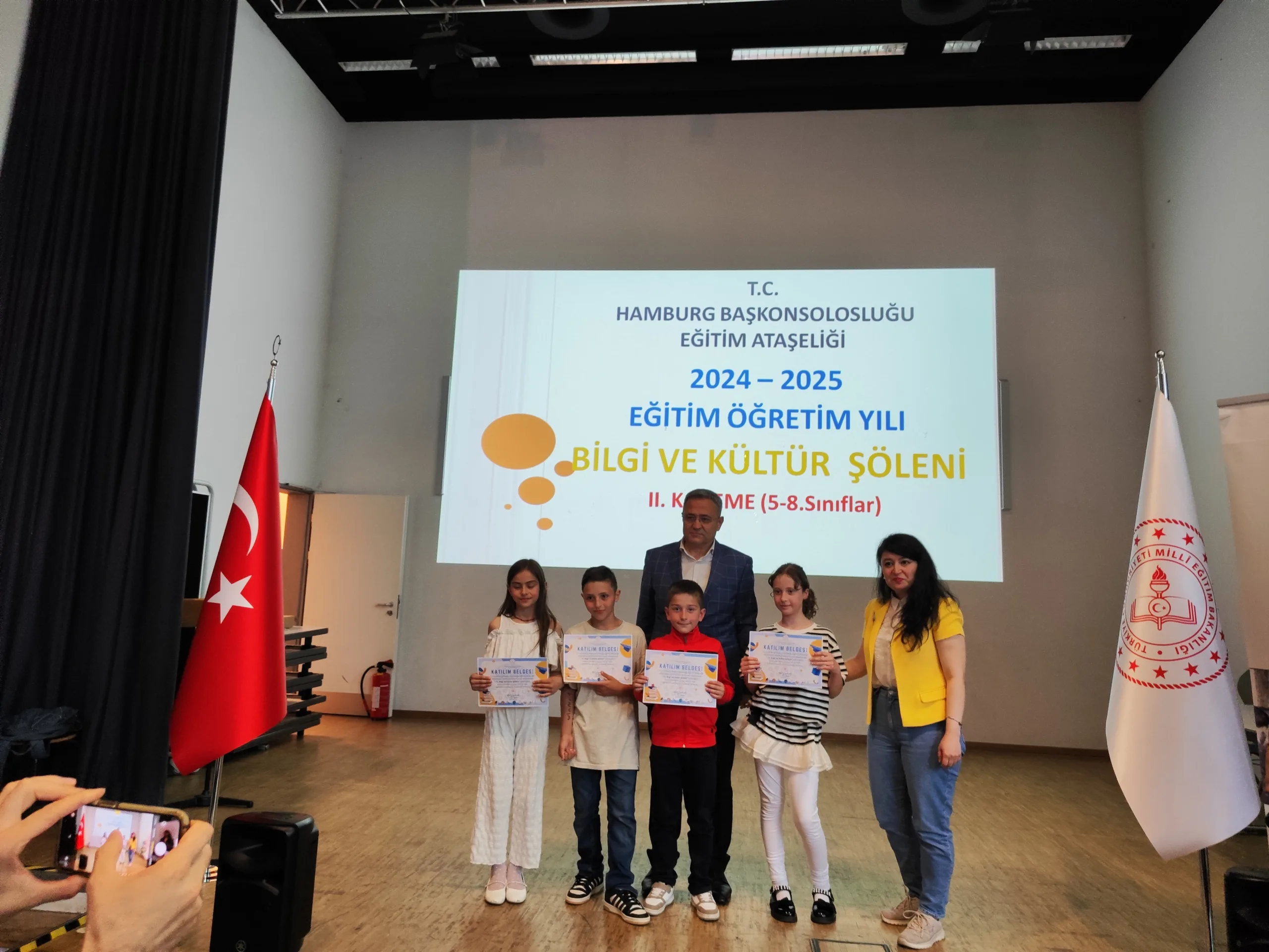 Hamburg’da 2. Bilgi ve Kültür Şöleni Coşkuyla Gerçekleşti