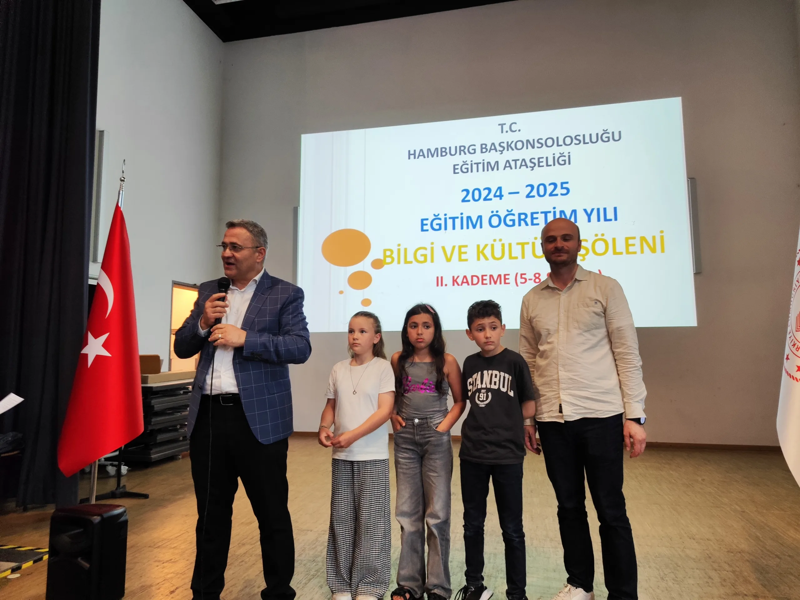 Hamburg’da 2. Bilgi ve Kültür Şöleni Coşkuyla Gerçekleşti