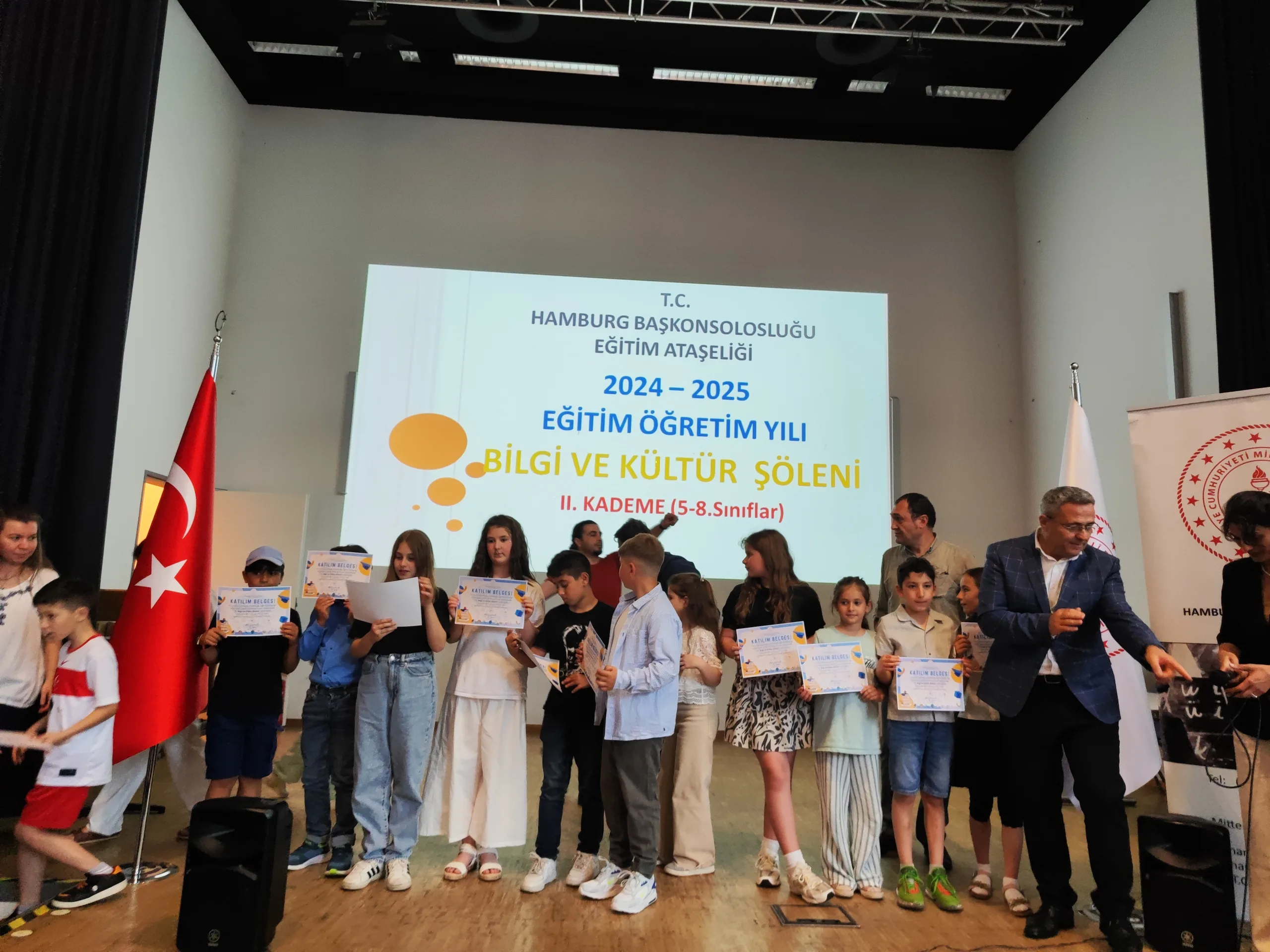 Hamburg’da 2. Bilgi ve Kültür Şöleni Coşkuyla Gerçekleşti