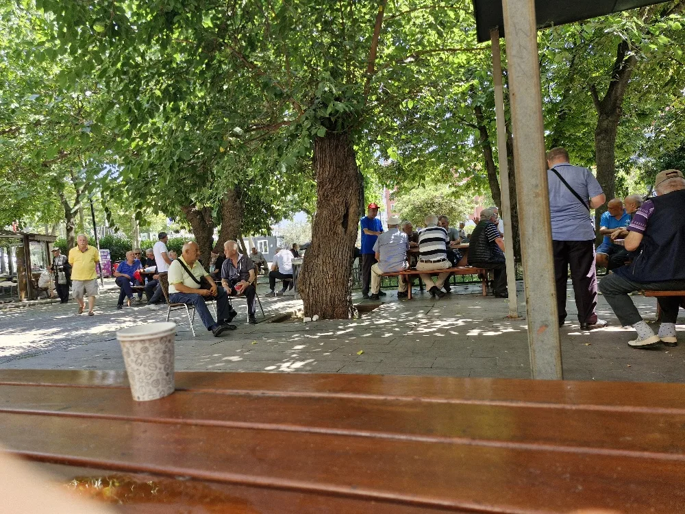 Emekliler 2 TL’lik Çaya Umut Bağladı