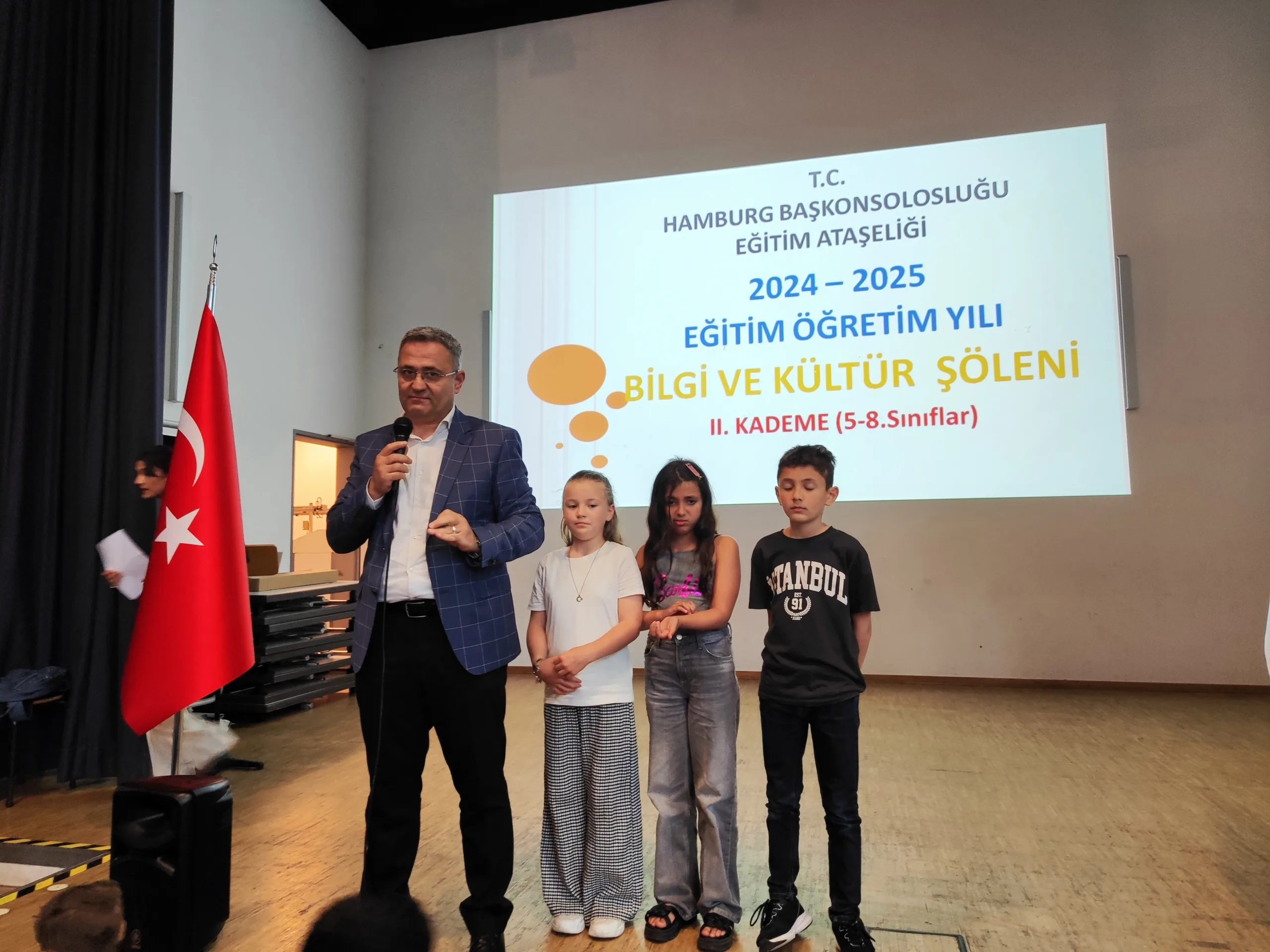 Hamburg’da 2. Bilgi ve Kültür Şöleni Coşkuyla Gerçekleşti