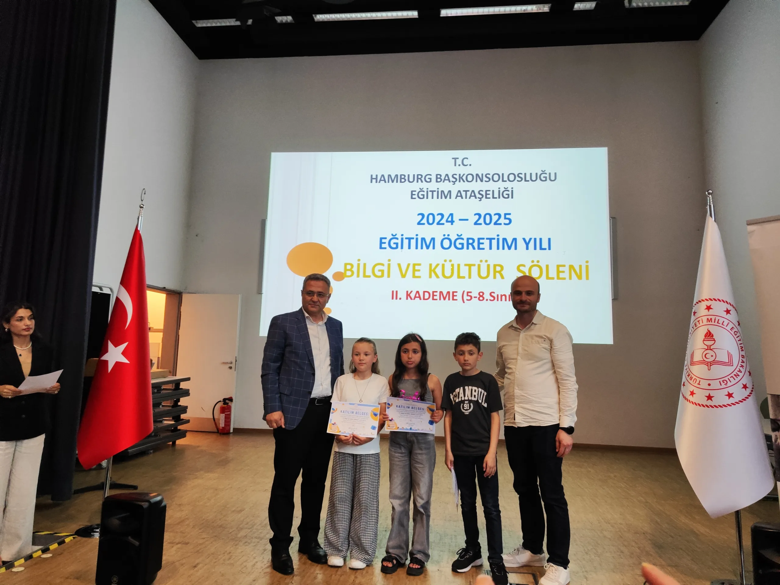 Hamburg’da 2. Bilgi ve Kültür Şöleni Coşkuyla Gerçekleşti