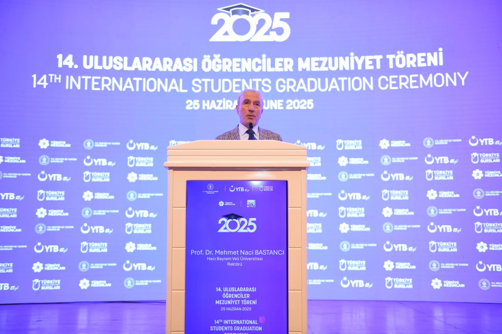 Türkiye Burslusu Uluslararası Öğrenciler Mezuniyet Sevinci Yaşadı